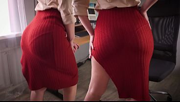 Business Woman Teases VPL In Tight Skirt