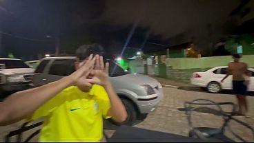Sexo caseiro na lanchonete com meus amigos