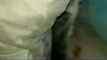 Pañal de tela orinado con pantalon camuflado y múltiples orgasmos
