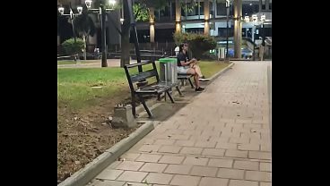 Convenzo a desconocida para llevarla a mi apartamento y darle una buena cogida