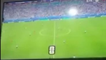 Novinhos do futebol fazem coisas surpreendente com time veterano