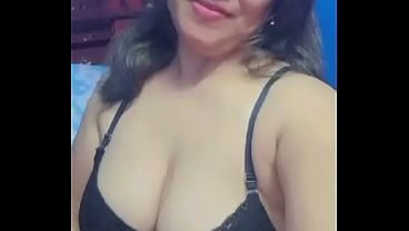 Señora tetona huancaína
