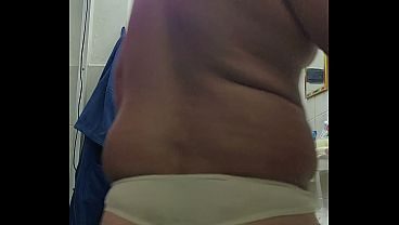 Estrenando tanga robada