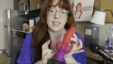 NSFW Review of the Fuxi knotted fox dildo from The Naughty Fox