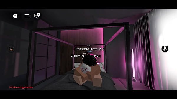 Spider chica no pudo aguantarse las ganas y me pidio que me la follara duro