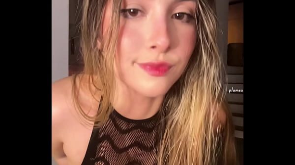Bunda Gostosa no vestido transparente