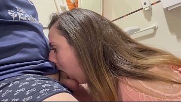 camarera se folla a un cliente por propina
