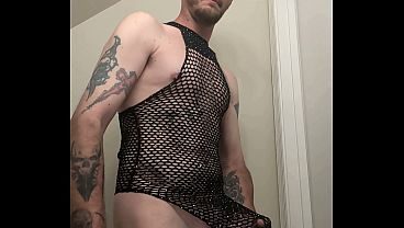 Ill show you my new trick but don't tell anyone! Shake on it?