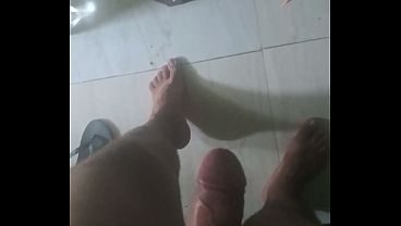 Quem consegue apagar esse fogo na piroca ?
