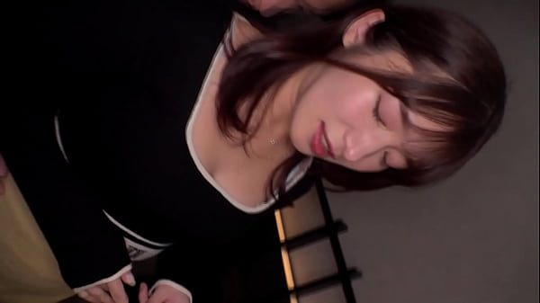 パート1 【美尻で誘う水泳インストラクター】リモコンローター入れながらのお散歩願望アリなお姉さま！スリル楽しみイキっぱなしで響き渡る喘ぎ声！