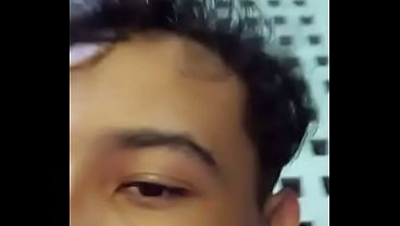 Novinho safado pede hambúrguer e vem só tomate