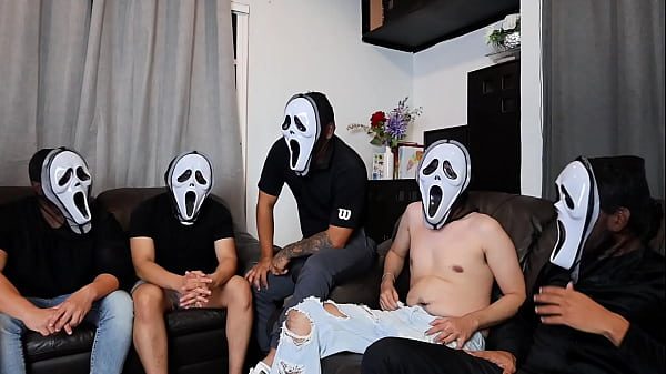 Gang-Bang a hotwife con 7 chicos