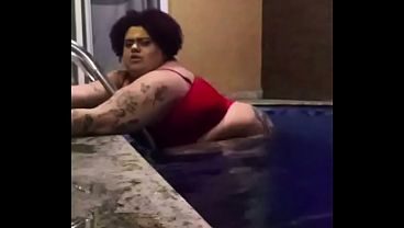Muita bunda pra um submisso