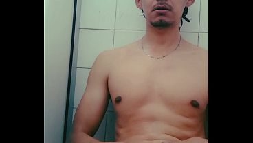 MASTURBANDOCE EN LA DUCHA CUM