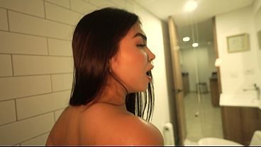 My STEPSISTER loves getting fucked in the bathroom! Papuchizz - Manuela Vae