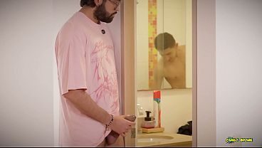 Neighbor KinkCravings Has No Water I Spy Him Showering at My Place, Get Caught & Fuck Him Bareback Until Creampie