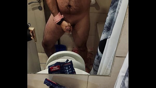 Masturbándome con cadenas