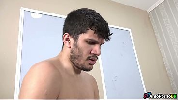 Ouvi minha Madrasta conversando Sobre Meu Pau com outra pessoa, acabei comendo ela gostoso