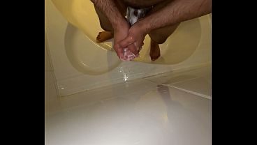 Sloppy mastrubation cumshot handjob cumshot Pakistani in United Kingdomhot shower cumshot sloppy use body wash - Sherazi533