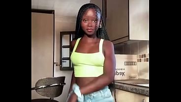 Kenyan Sexy Queen Dancing