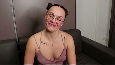 Coachsex - Interview de Kitten Loliita (belle libertine et créatrice de contenu MYM)