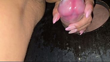 O pau quase não cabia na minha boca de tão grosso e cabeçudo, queria muito dar meu cu pra ele!!