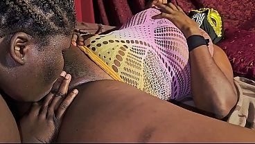Masked Baddie gets her plate licked by her sexy ssbbw Madam!!