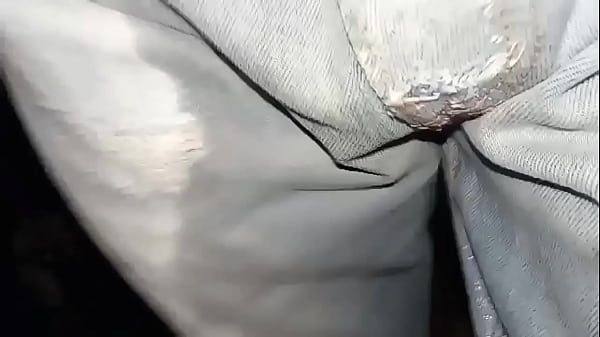 Pañal orinado por completo y pantalon jeans