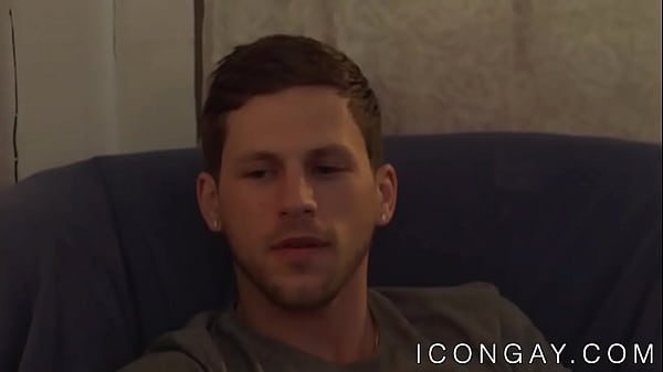 Irresistible JD Phoenix bottoming for handsome Roman Todd