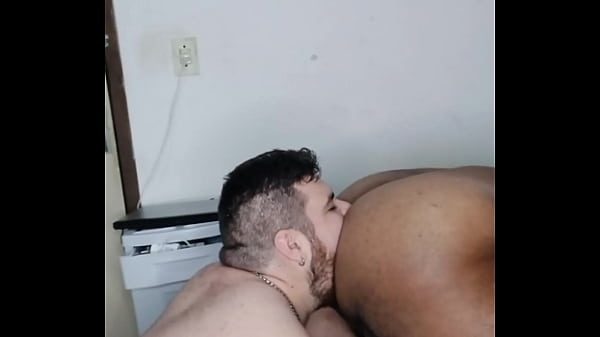 TBT Farmacêutico Pagou Pro Gordo Comer Ele No Pelo (COMPLETO NO SHEER E RED)