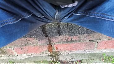 Peeing in my Jeans