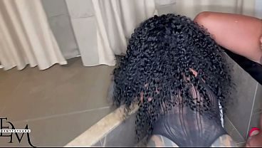 DOMINATRIX TRANS PUNE COM ROLA SUA ESCRAVINHA SEXUAL OBEDIENTE