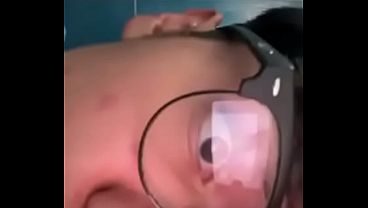 Soy un gay caliente en busca de amigos maduros jaja