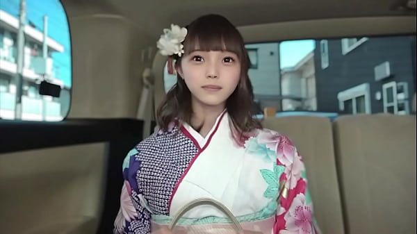 成人式帰りの隠れ爆乳Gカップ20歳 記念撮影と称してハメ撮りを撮影 1