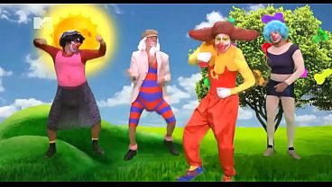 Palhaço gozado safado cantando gostosamente