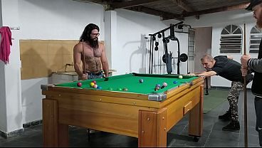 3 ativos jogando sinuca valendo o cu