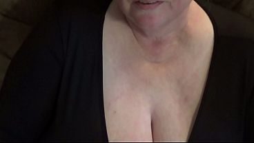 CurvyPeaches55