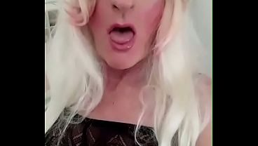 CLOSE UP OF SOW CLOSE UP OF SOW SONYA HARLOT MASTURBATING HER NIPPLES ENJOYING IT
