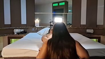 A NOVINHA DELICIOSA DA GÍ AVILEZ, FEZ UM DELICIOSO BEIJO GREGO E GANHOU DE PRESENTE BASTANTE LEITE