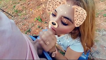 Gatita chupando nepe