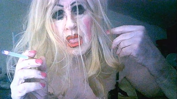 Old fuckpig whore Sarah's been well and truly fucked - she smokes and relaxes after a visit to the dogging site