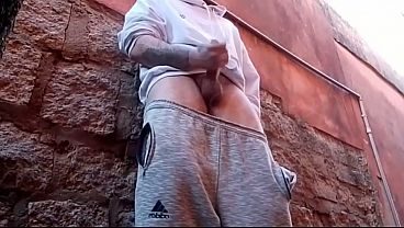 Tocando um punhetão gostoso pra gozar pra ti