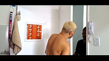O TECNICO              fui arrumar a internet do cliente e o safado pedi-o pra por um cabo grosso no rabo
