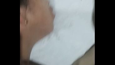 Amiga acepta sexo por dinero