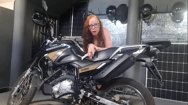 ESTOU MOLHADA DE TESAO QUERO GOSAR NA PICA VEM COMIGO