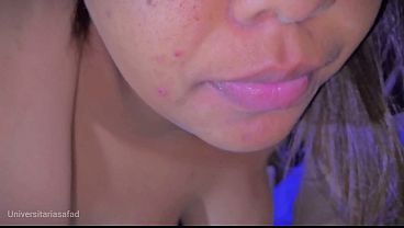Apertadinha e gostosa minha prima geme muito quando eu como a bucetinha dela, implorando pra eu não gozar dentro mas eu gozo na barriga delae ela fica chateada porque queria beber minha porra