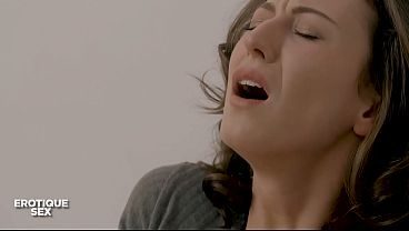 Hot Lesbian Morning Sex With Emylia Argan And Leanne Lace
