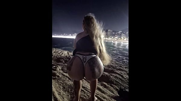 NA PEDRA DO ARPOADOR RJ ENCONTREI UMA LOIRINHA LOUCA PRA DAR PRO 1o QUE APARECESSE, NÃO DEIXOU POR CAMISINHA