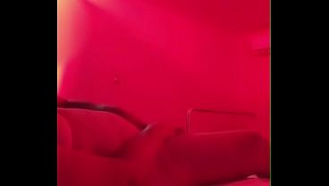 Kim cogiendo con su amigo y grabando para su esposo, video completo.