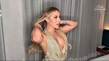 Estrangeiro dotado fode brasileira gostosa depois de conhecer o poder de uma bunda latina